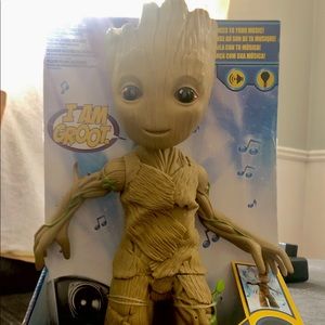 Dancing Groot